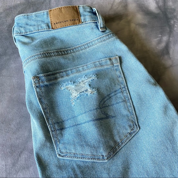 NWT AE Crossover Waist Mom Jeans 2 X-Long - Picture 3 of 10